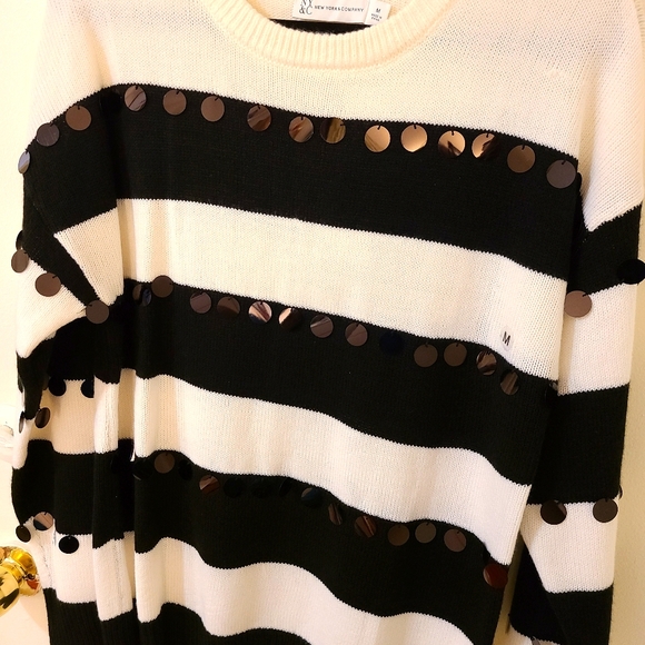 Sweater with Sequins - Picture 3 of 3